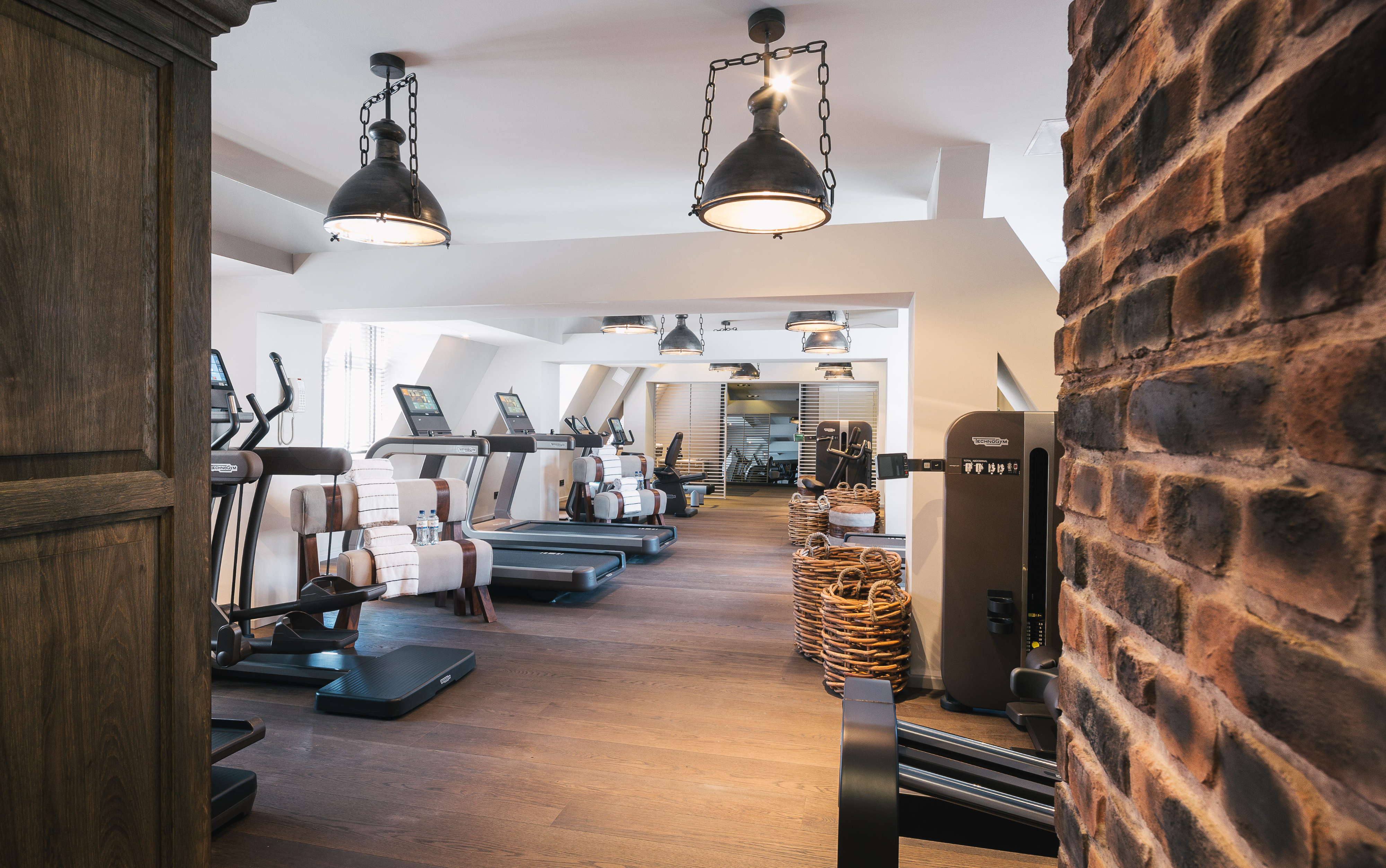 Vier Jahreszeiten Spa & Fitness - Fairmont Hotel Vier Jahreszeiten luxury  Hotel